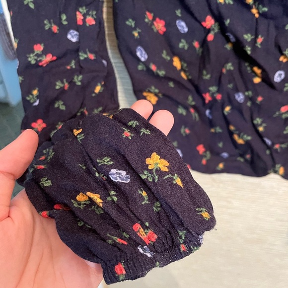 Navy Blue Floral Reformation Blouse 💙 - Picture 7 of 8